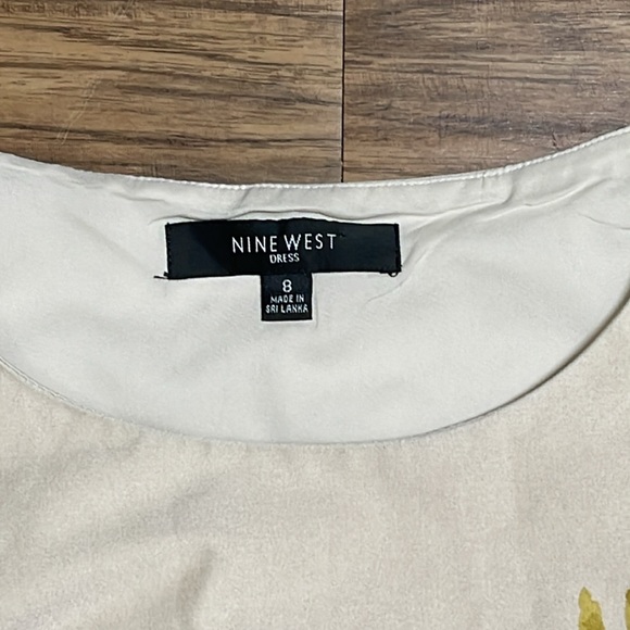 Nine West Women's Cream and Purple Floral Dress Sleeveless Size 8 - Picture 2 of 7